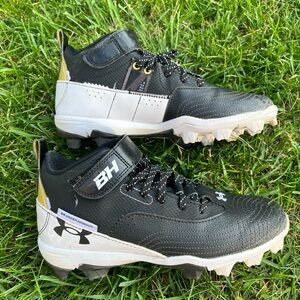Under Armour baseball/football cleats